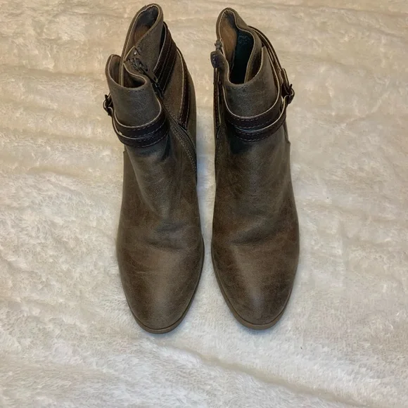 Sashanna Boots - Picture 2 of 5